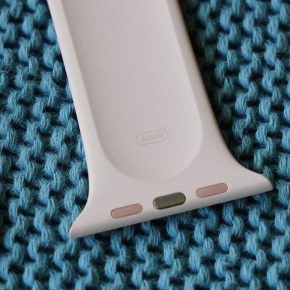 Pink Apple Watch Silicone Sport Band -- 45/44/42mm – M/L, Pristine and Authentic - Picture 6 of 6